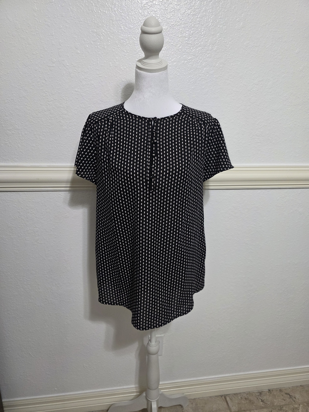 NWT Black and White Dot Short Sleeve Women's Top. Monday Fun